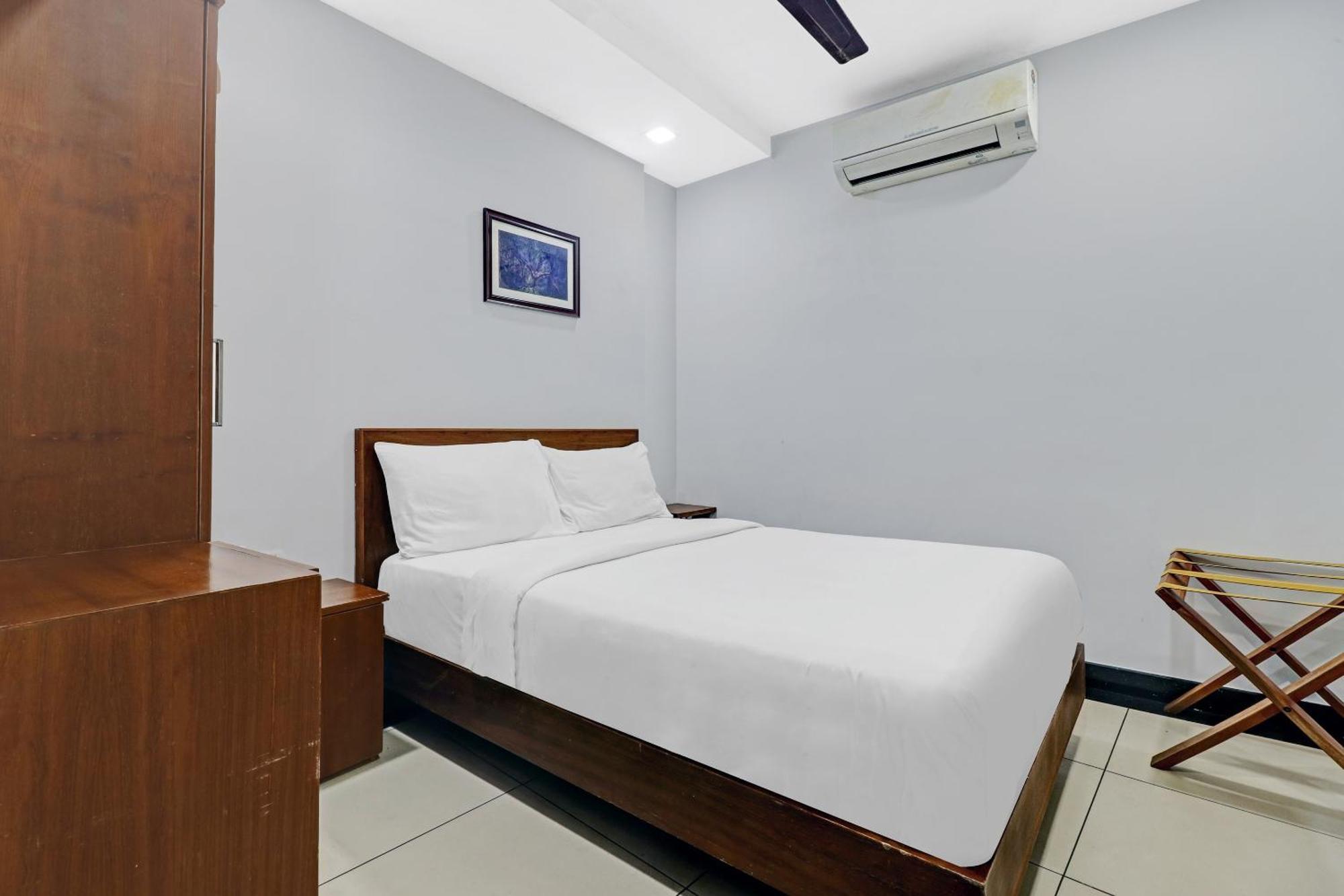 Oyo Townhouse 595 Majestic Inn Kochi Eksteriør bilde