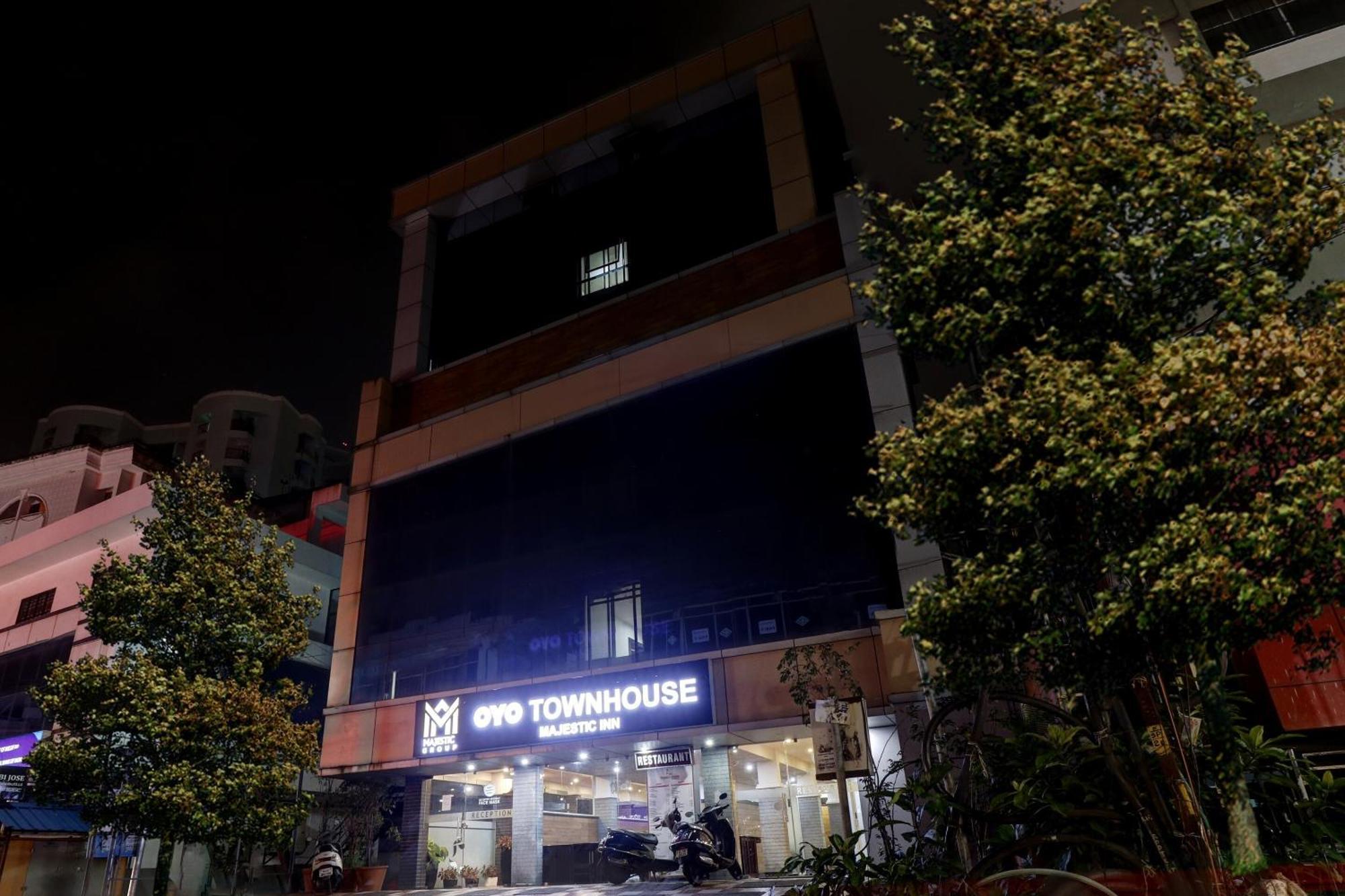 Oyo Townhouse 595 Majestic Inn Kochi Eksteriør bilde